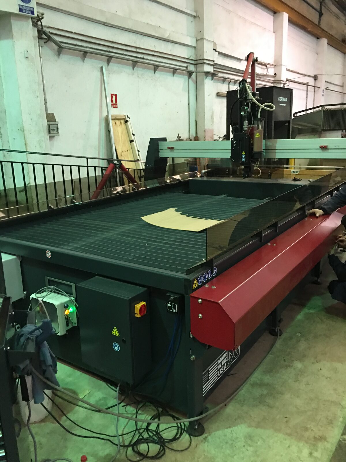 Waterjet cutting machine