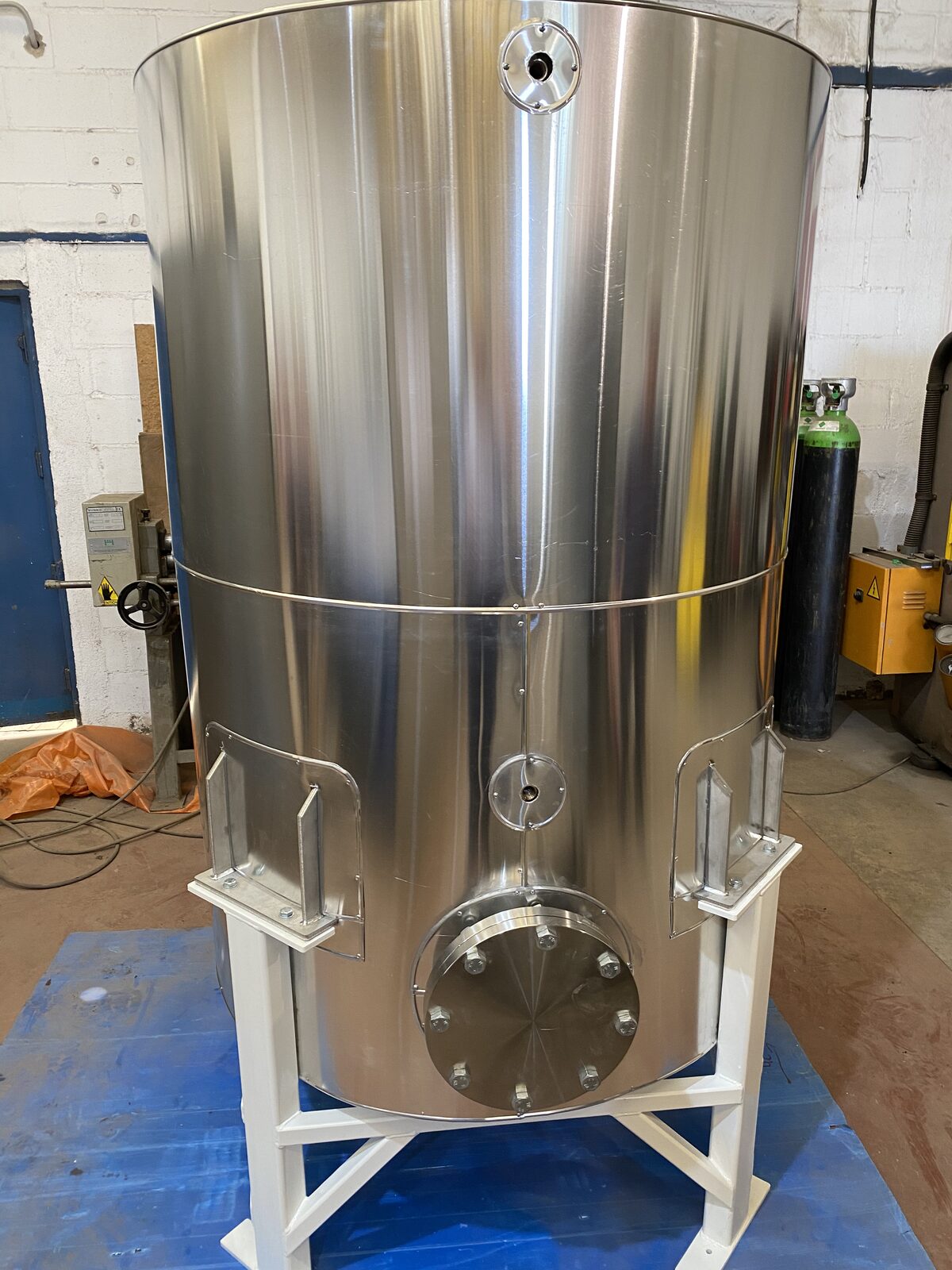 Vertical stainless steel tank