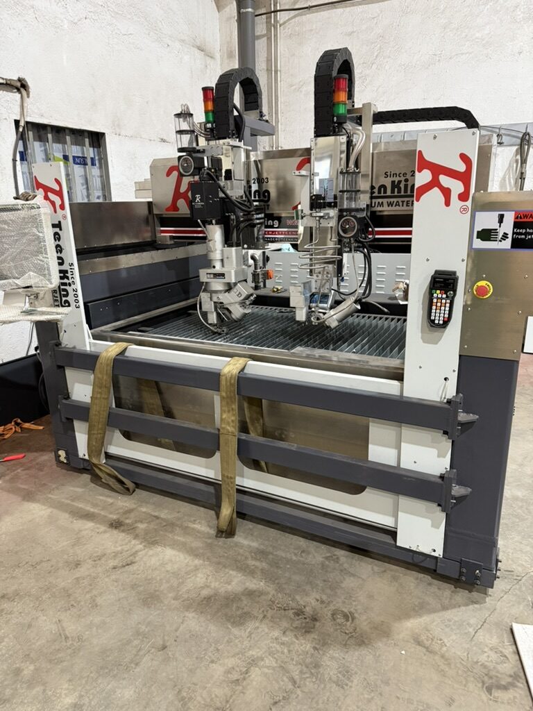 Dual-head waterjet