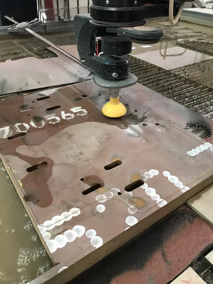 Materials and thicknesses in waterjet cutting