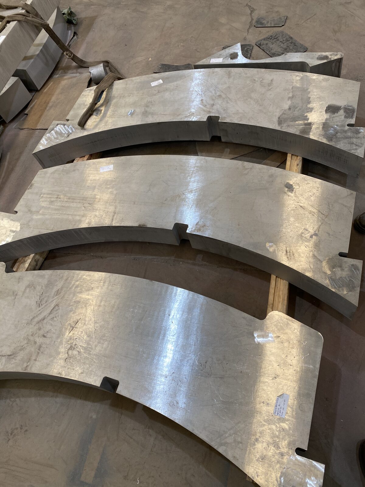 Thick curved segments