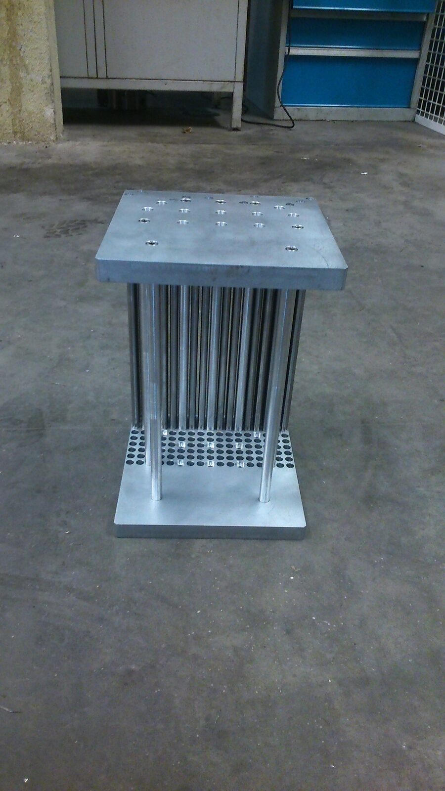 Machined plates with rods
