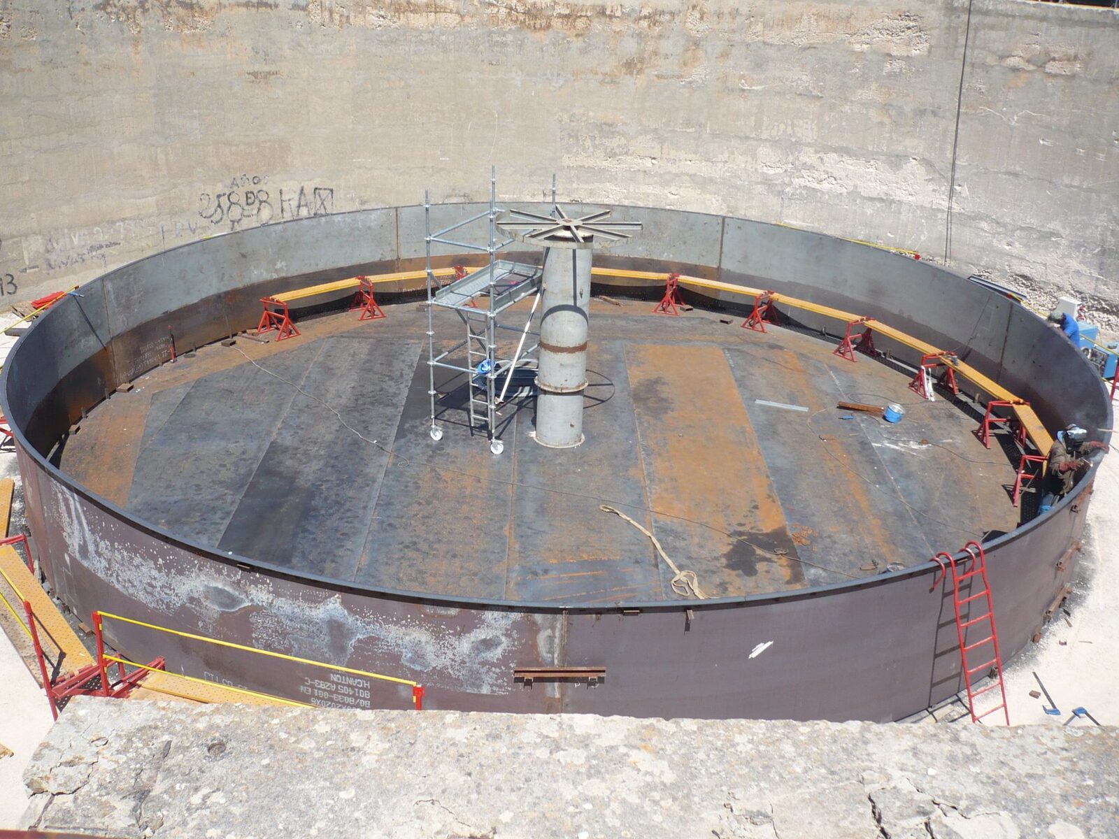 Tank erection on site