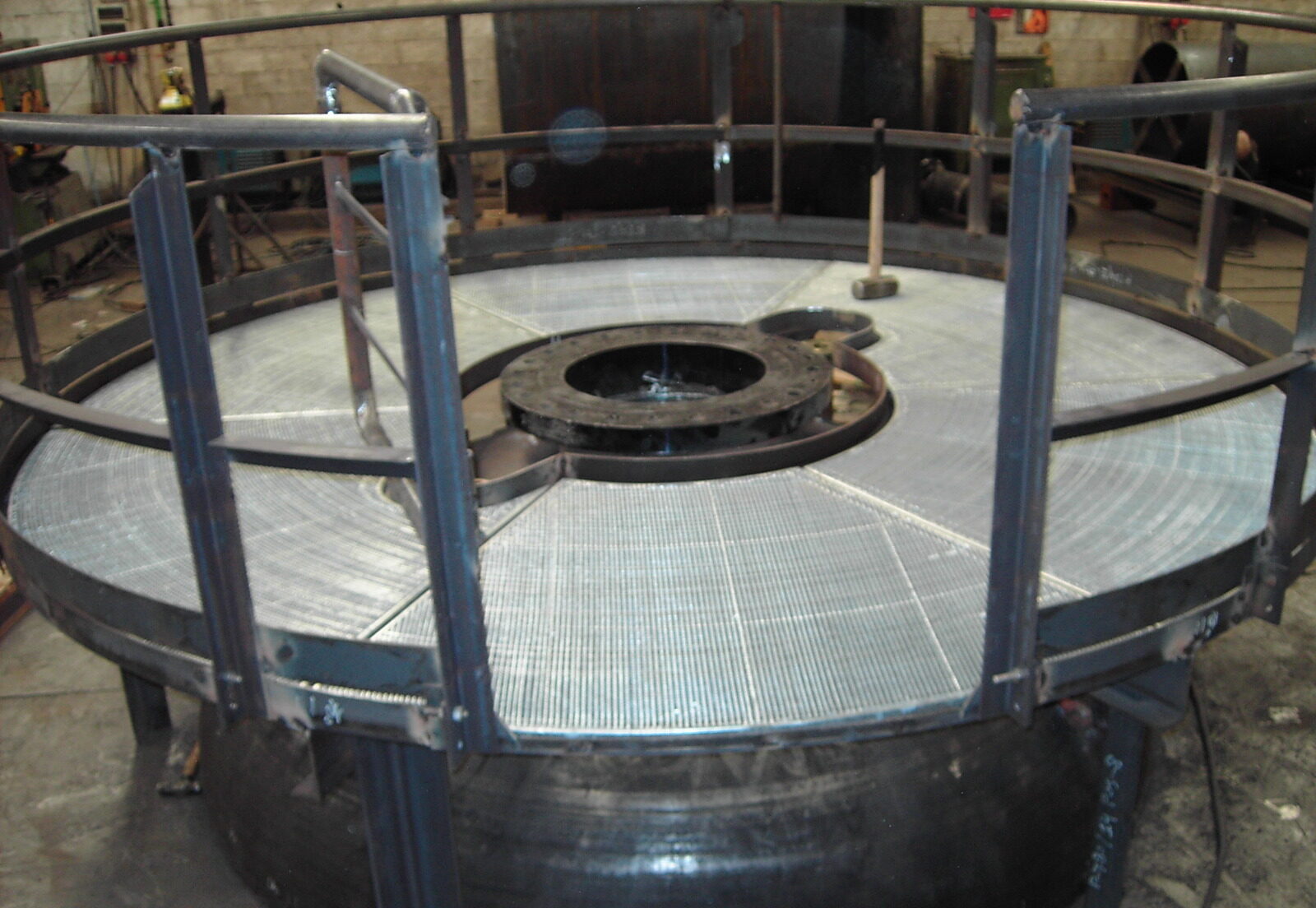 Plataforma circular con barandilla