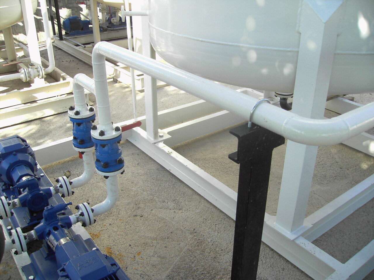 Piping and valve detail