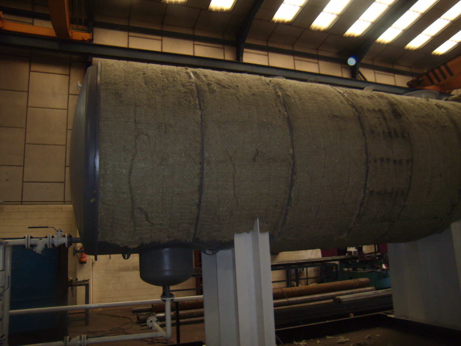 Horizontal tank insulation