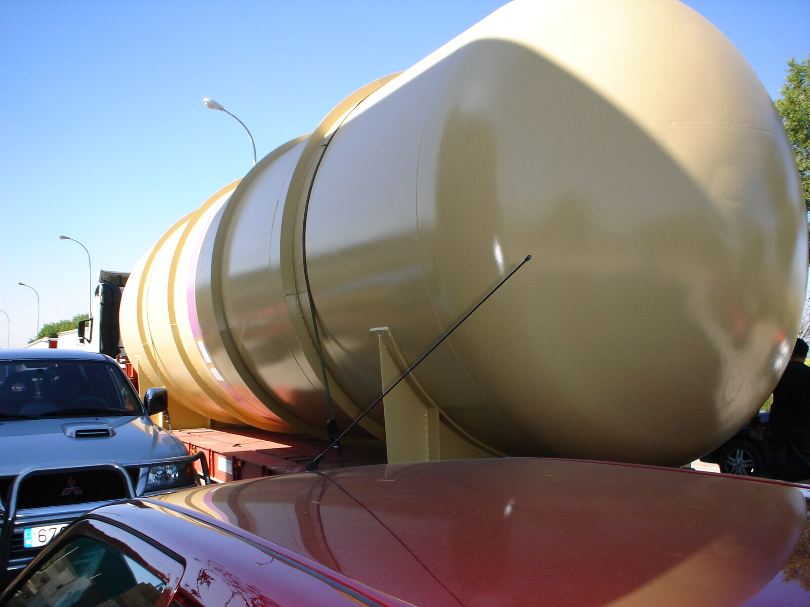 Large-capacity tank being transported