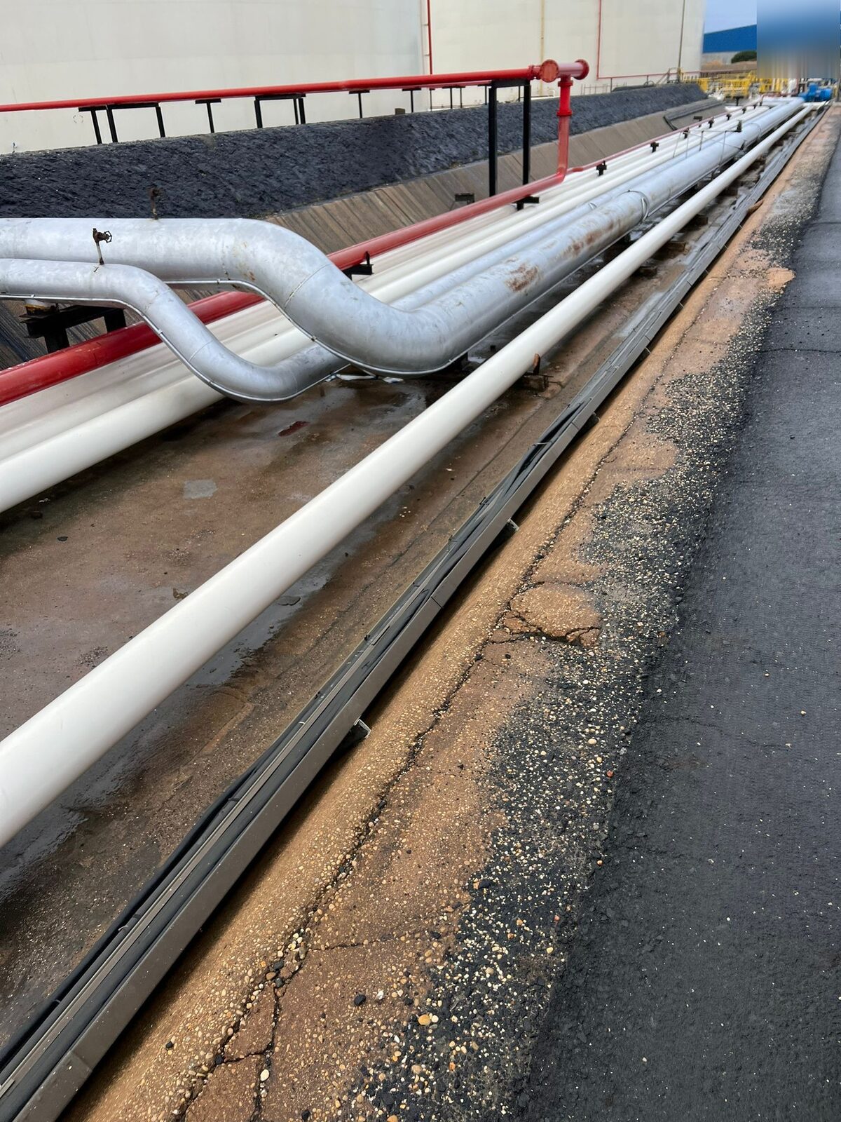 Pipe rack in plant