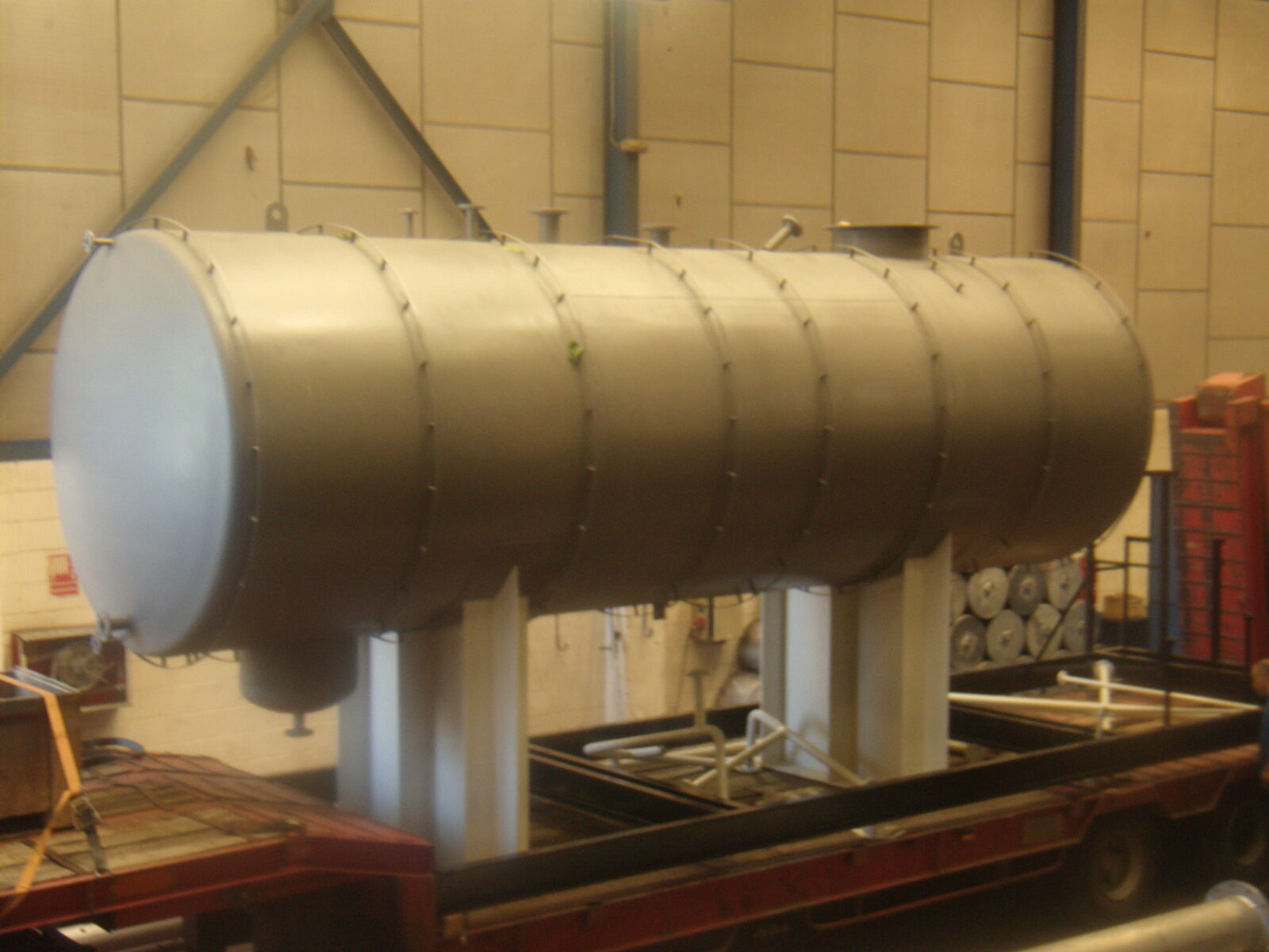 Horizontal tank in transit