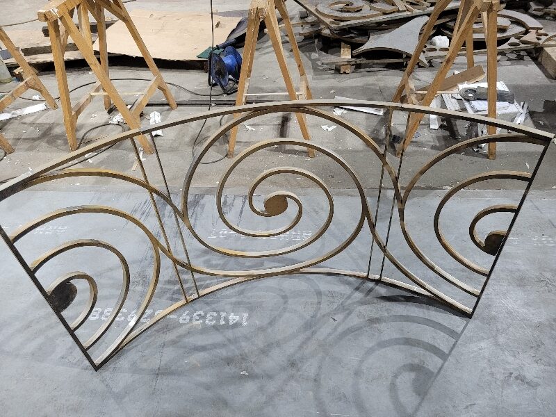Curved decorative lattice