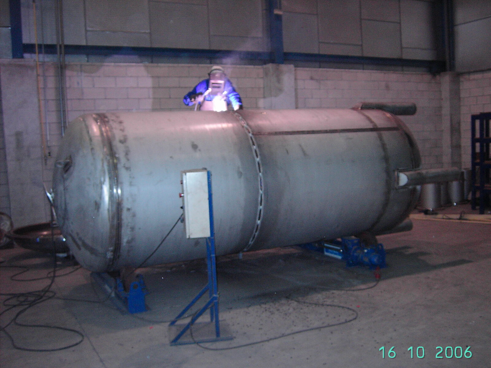 Welding a large tank