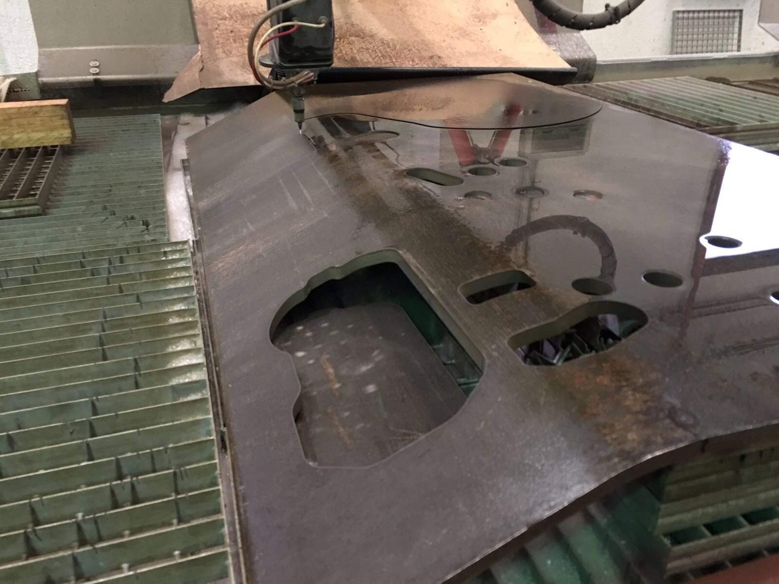 Complex part on cutting table