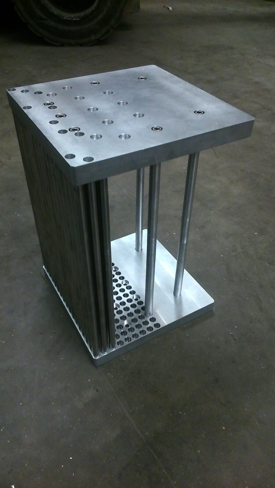 Machined frame with columns
